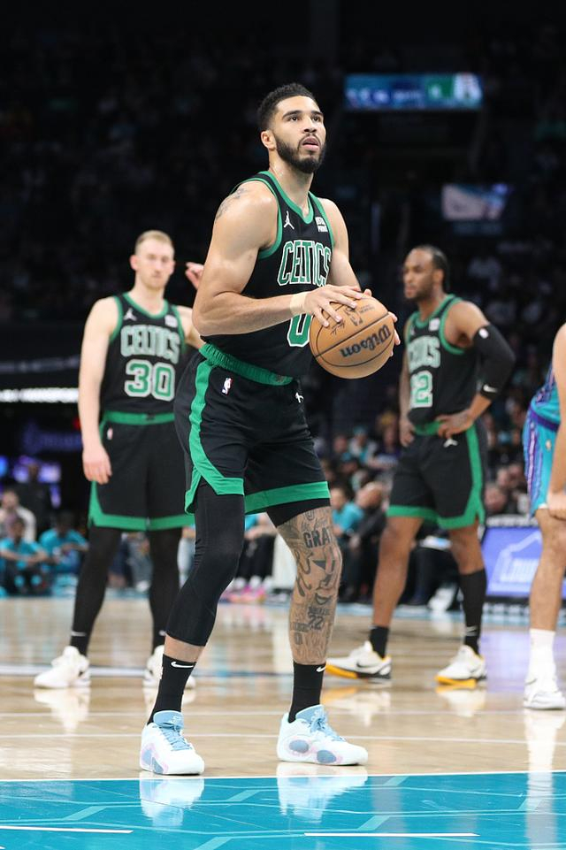 开云-包含塔图姆在拜仁比赛中精彩发挥，战术调整引发热议！的词条