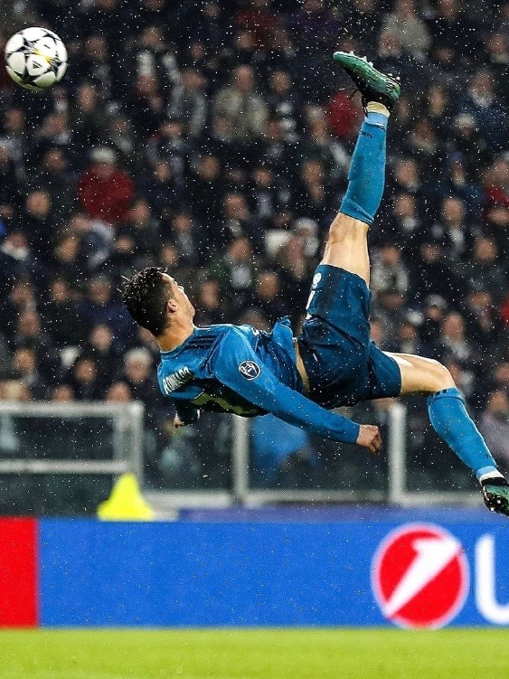 开云体育-包含C罗在加拿大队比赛中高光表现，战术调整引发热议！的词条